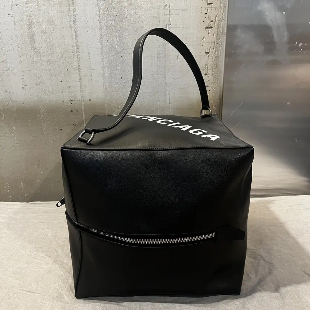 Balenciaga $3150 Giant 4X4 Leather Box Bag, 748194 - Picture 4 of 16